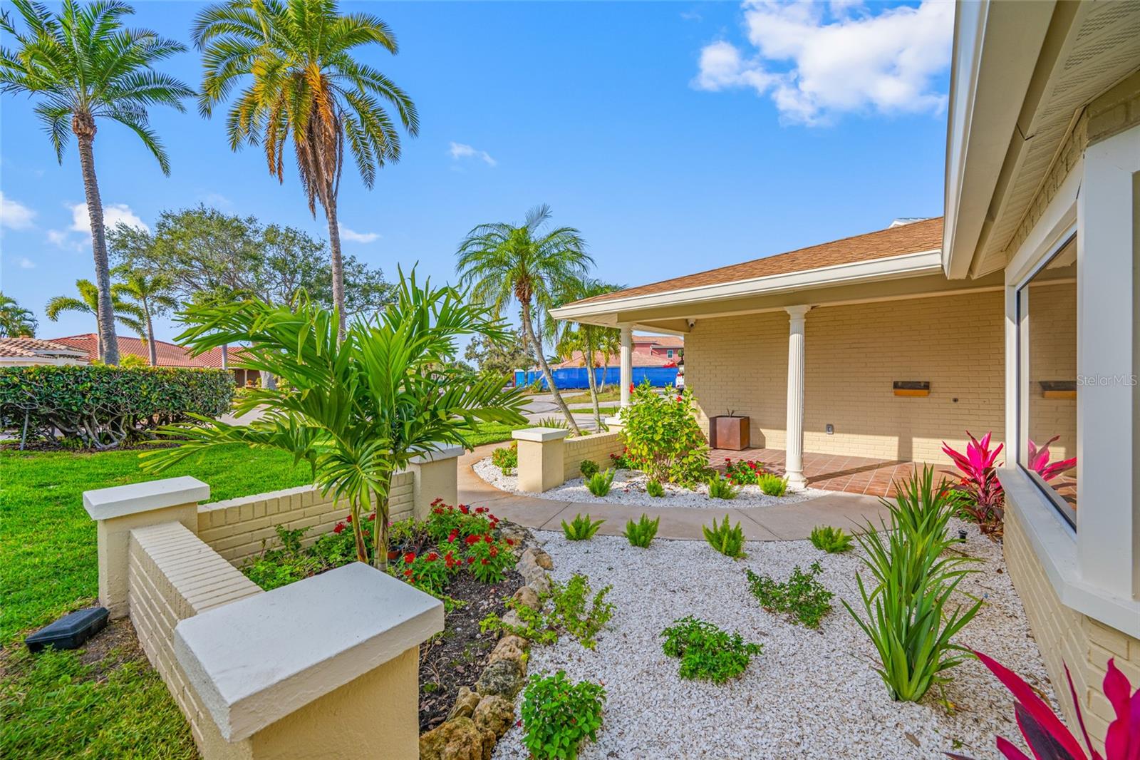 THREE PALMS POINT - Residential