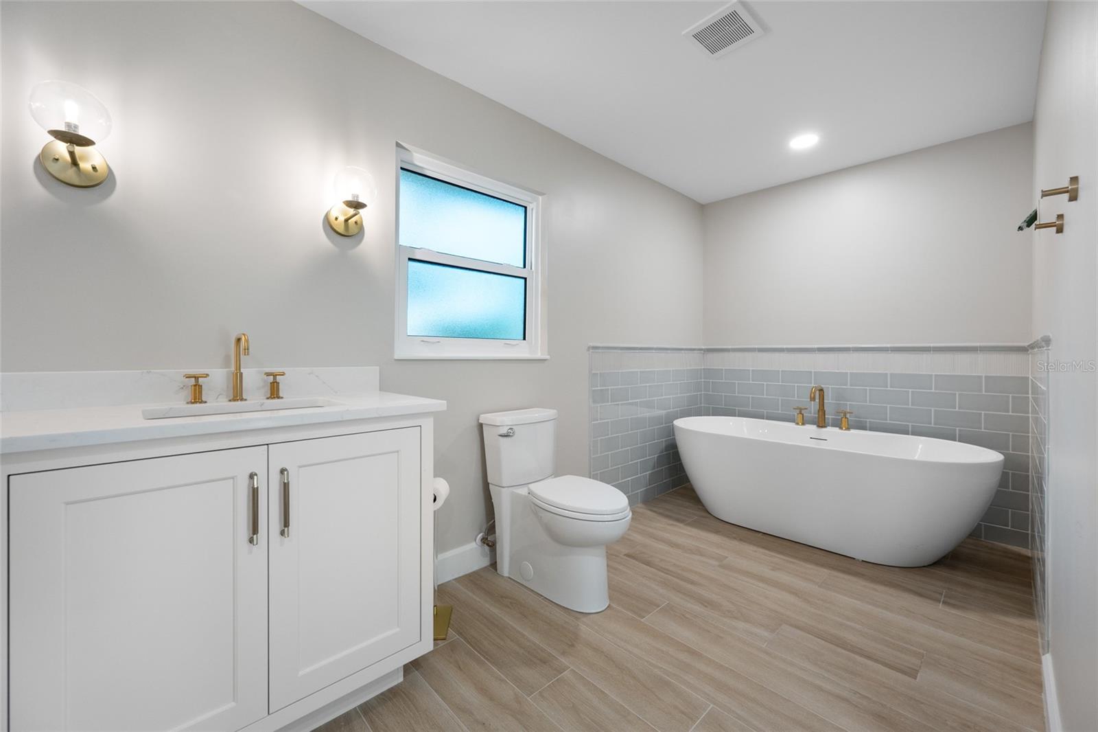 THREE PALMS POINT - Residential