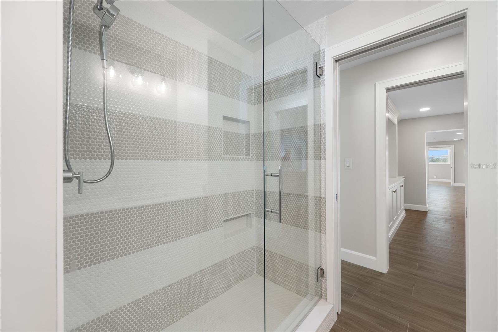 THREE PALMS POINT - Residential