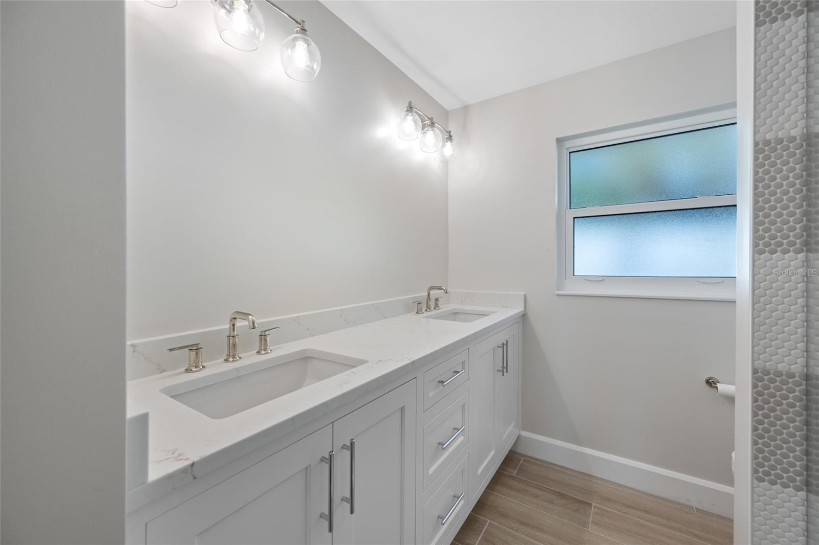 THREE PALMS POINT - Residential