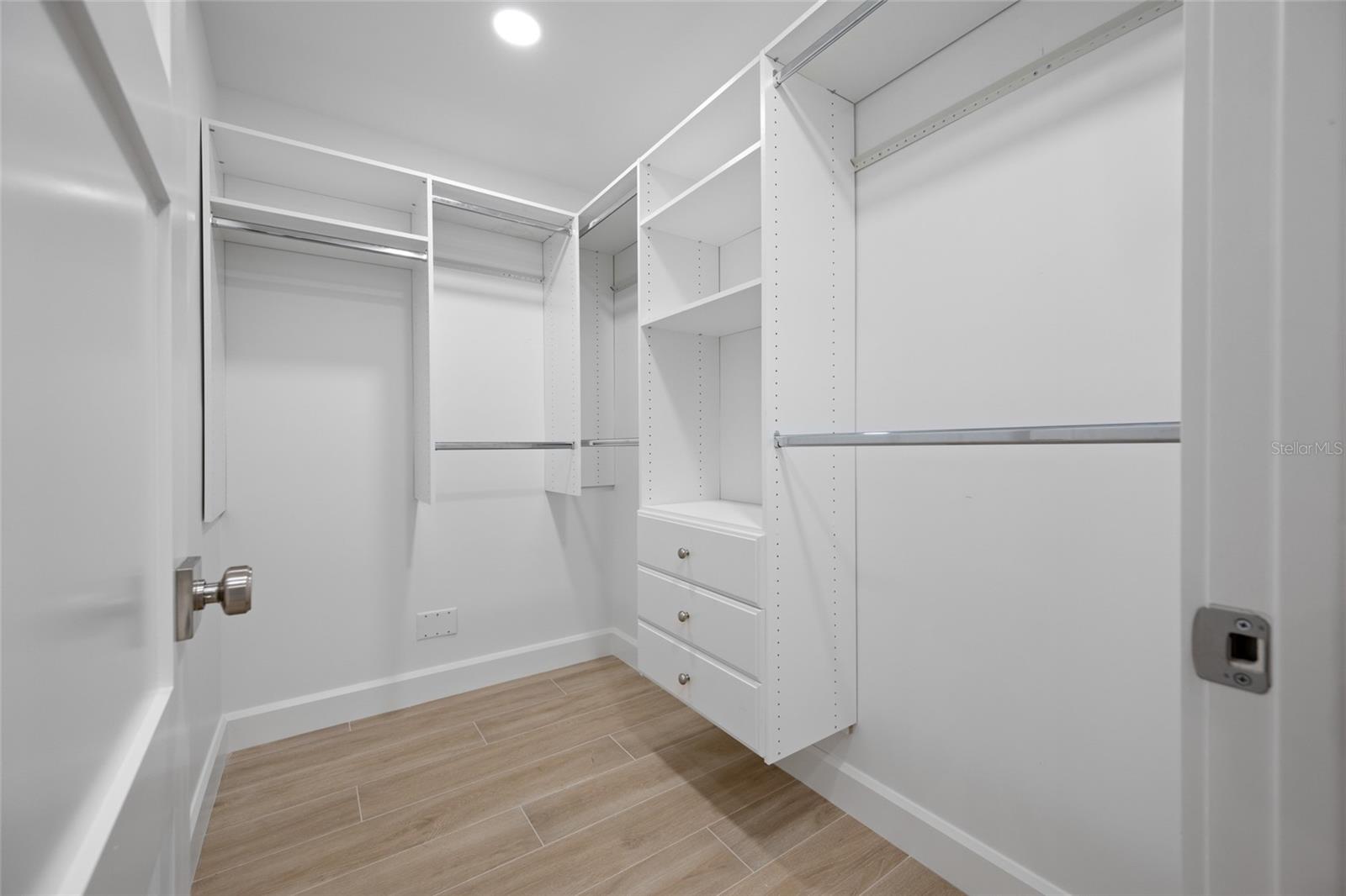 THREE PALMS POINT - Residential