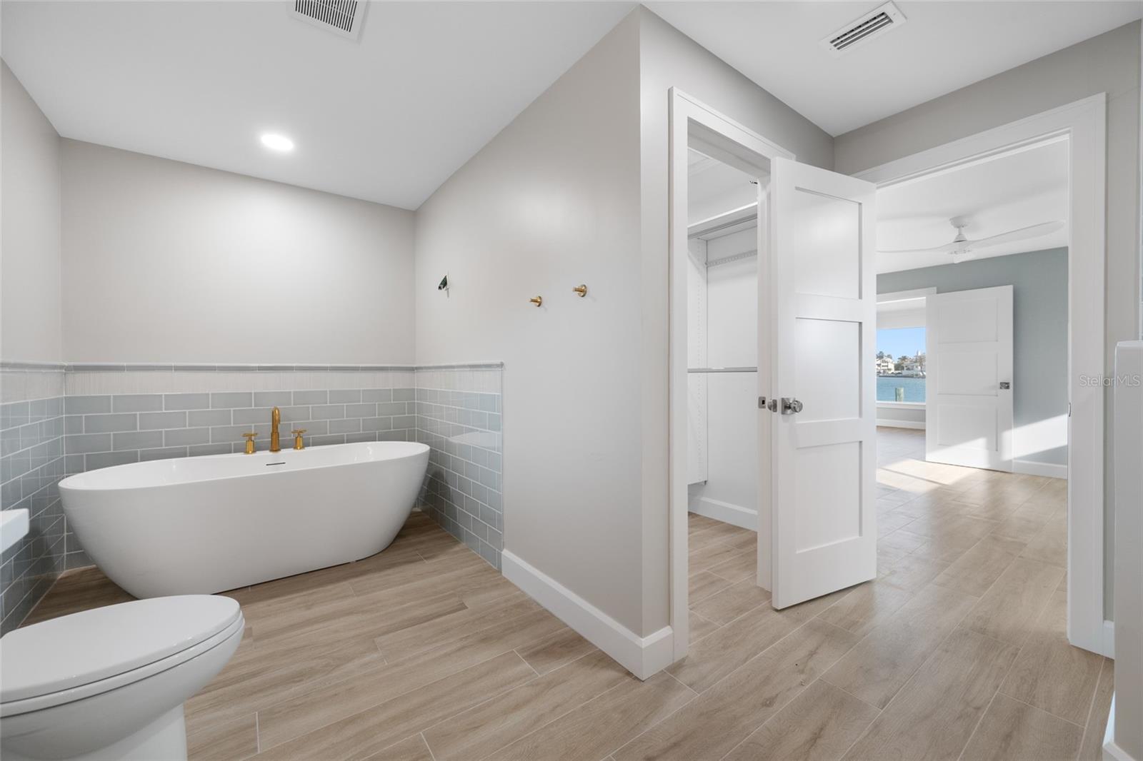 THREE PALMS POINT - Residential