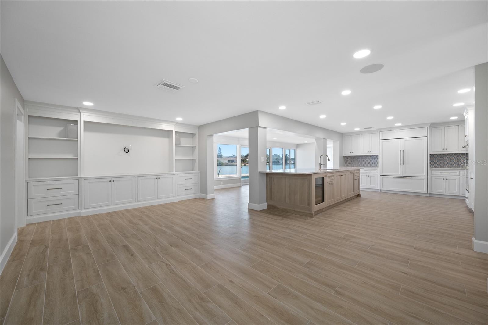 THREE PALMS POINT - Residential