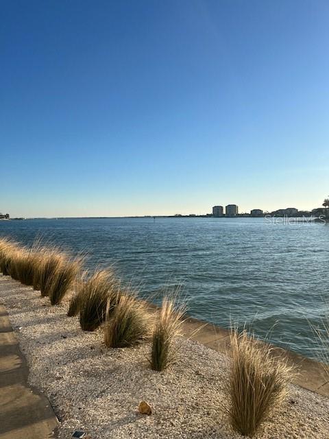 BAYWAY ISLES POINT BRITTANY FIVE - Residential