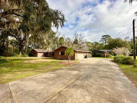 A home in DELAND