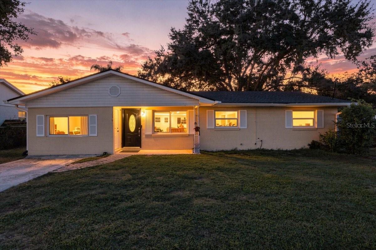 1096 CAREFREE COVE DRIVE