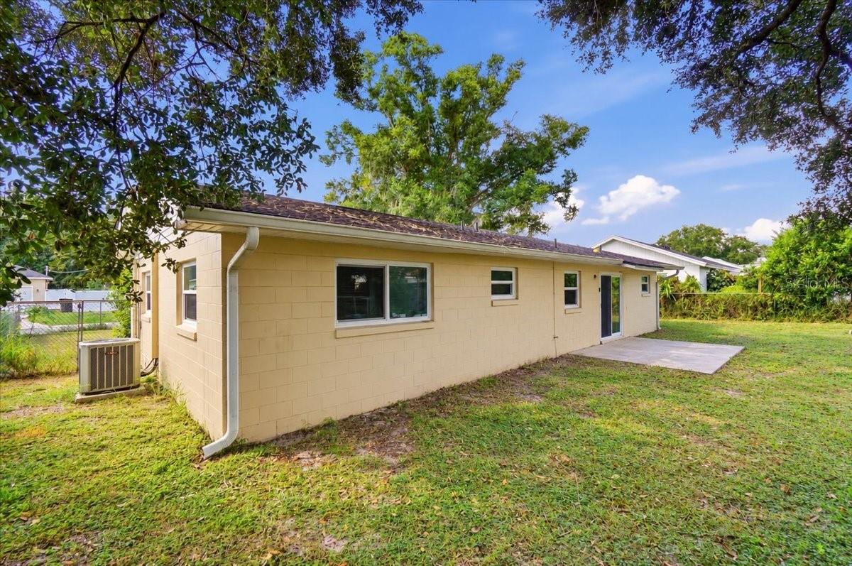 1096 CAREFREE COVE DRIVE