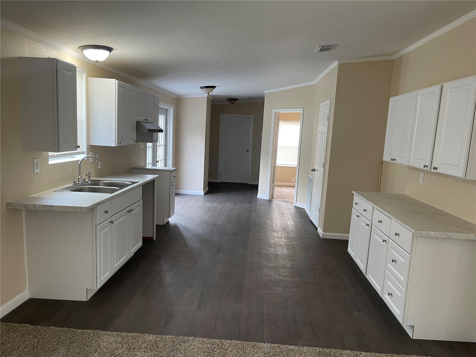 2805 FORESTLAND DRIVE