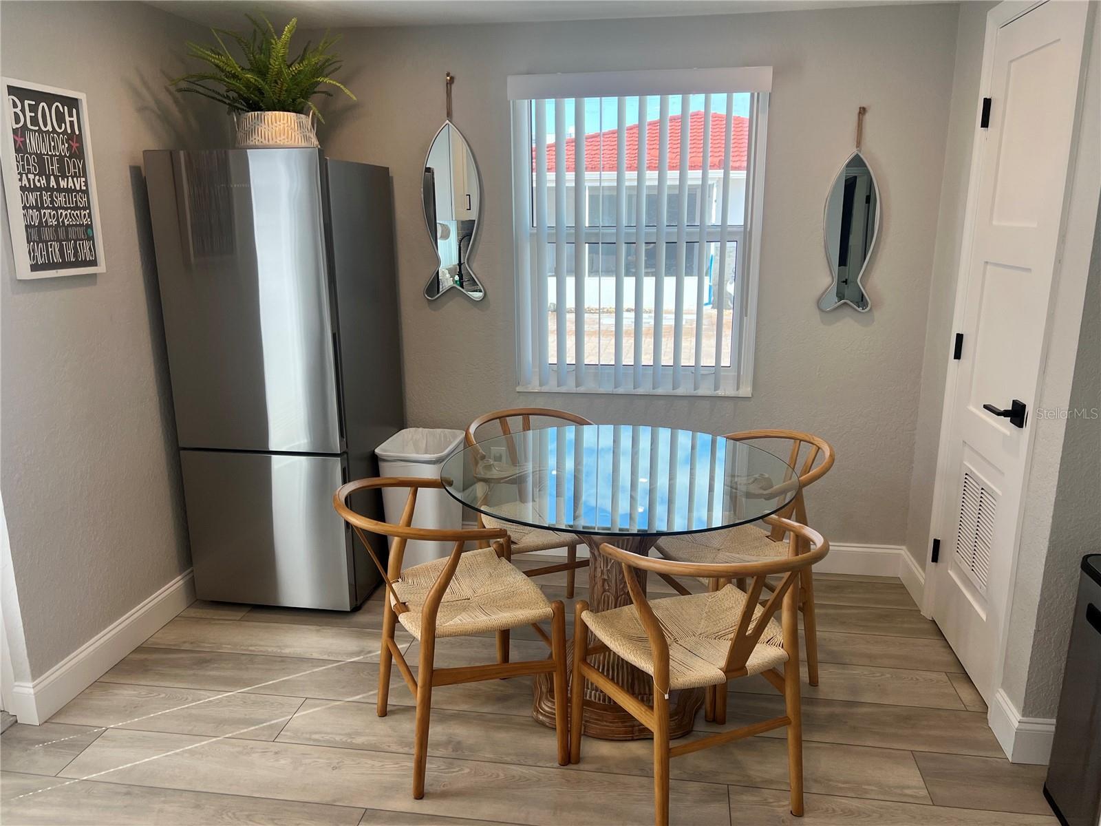 6154 MIDNIGHT PASS ROAD D02