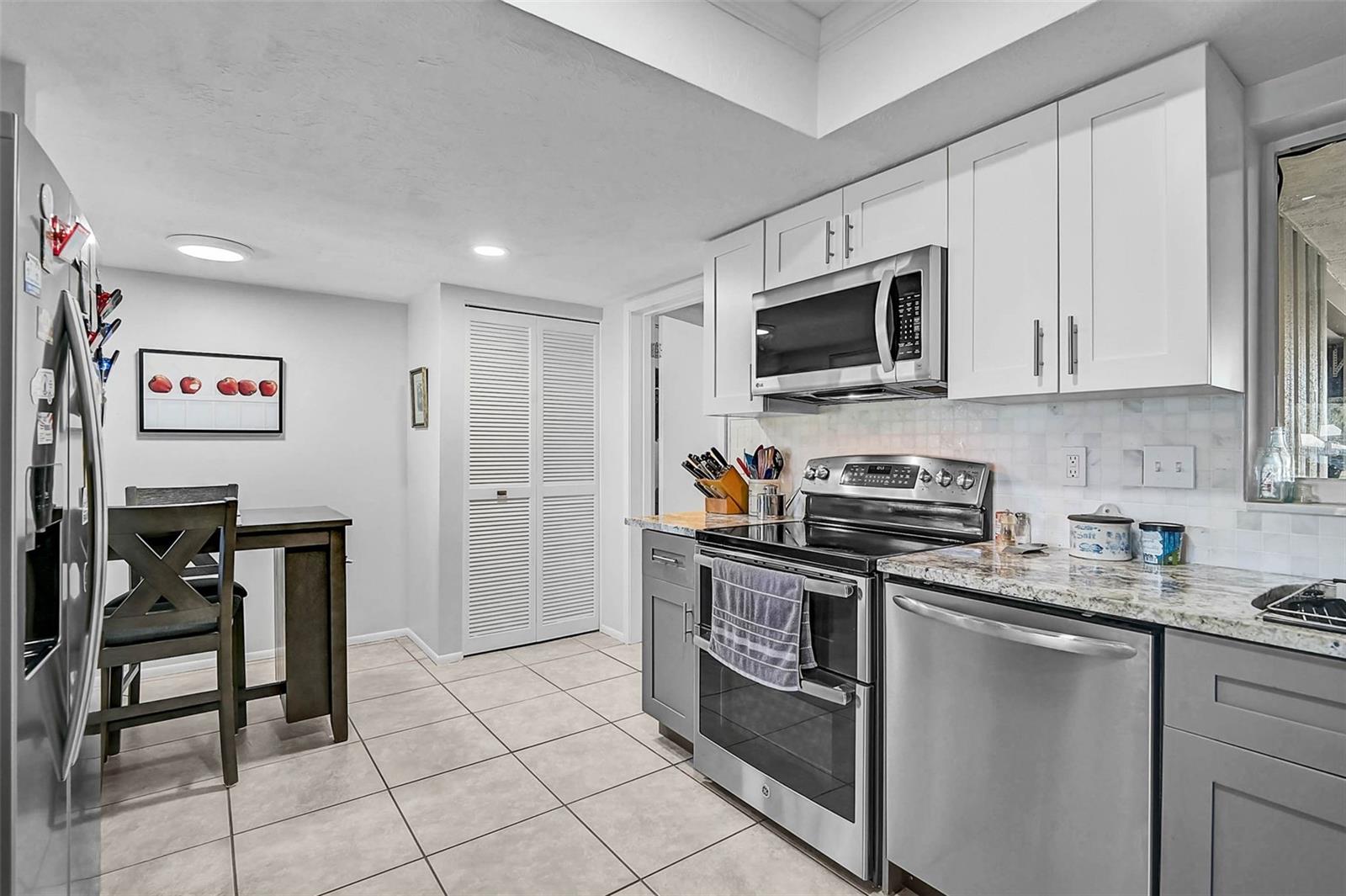 SOUTH GATE VILLAGE GREEN 09 - Residential