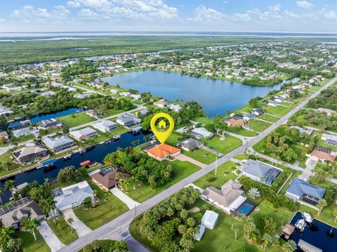 A home in PORT CHARLOTTE