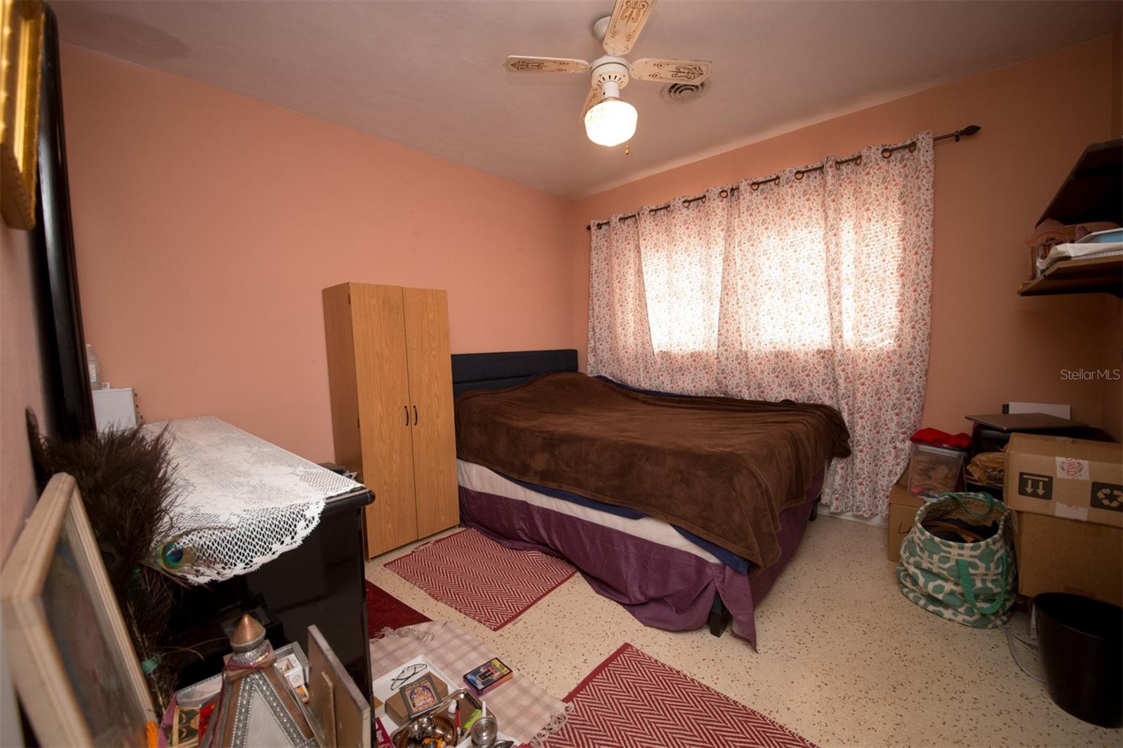 COUNTRY CLUB MANOR - Residential