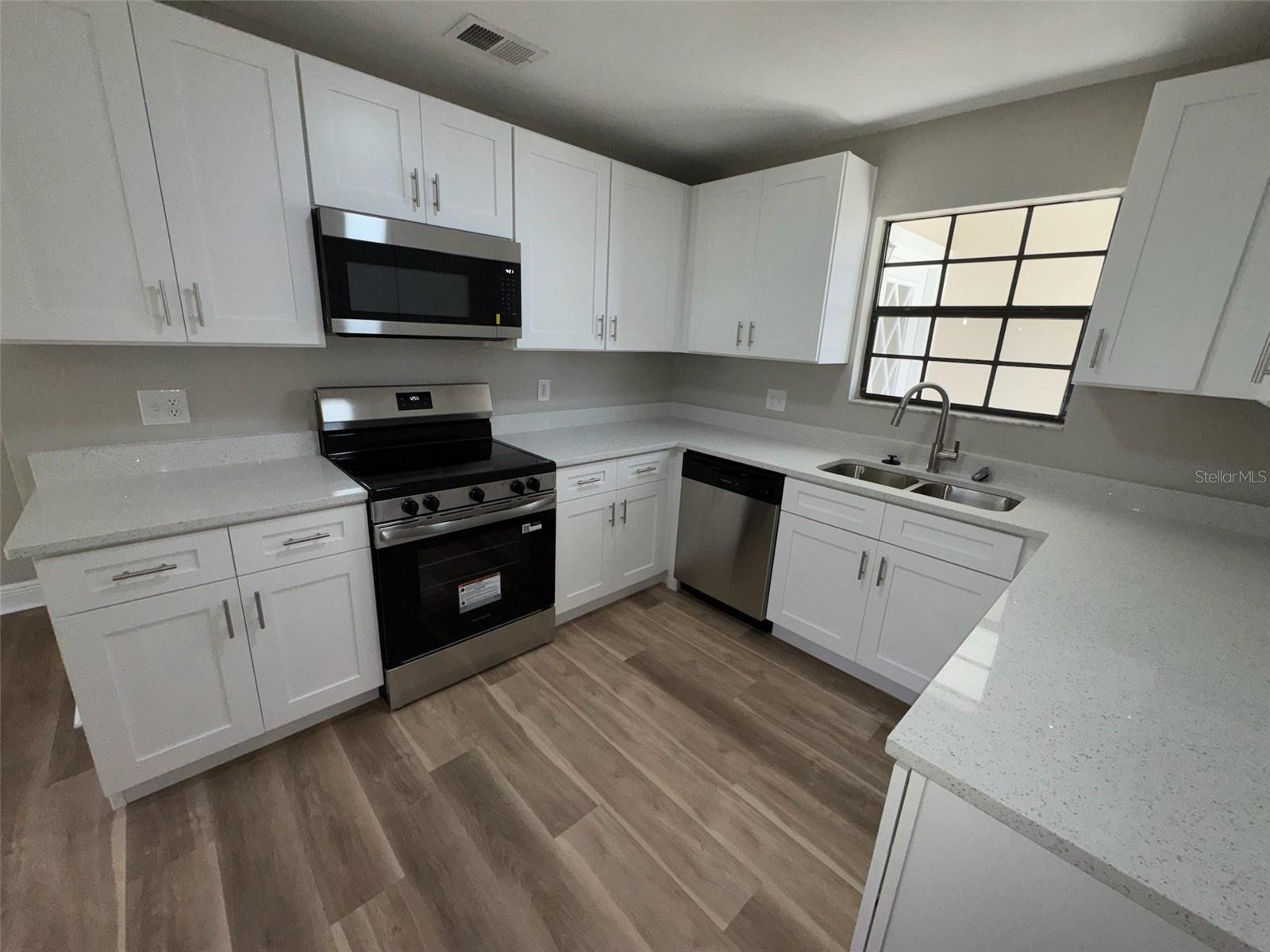 CURRY FORD WOODS - Residential