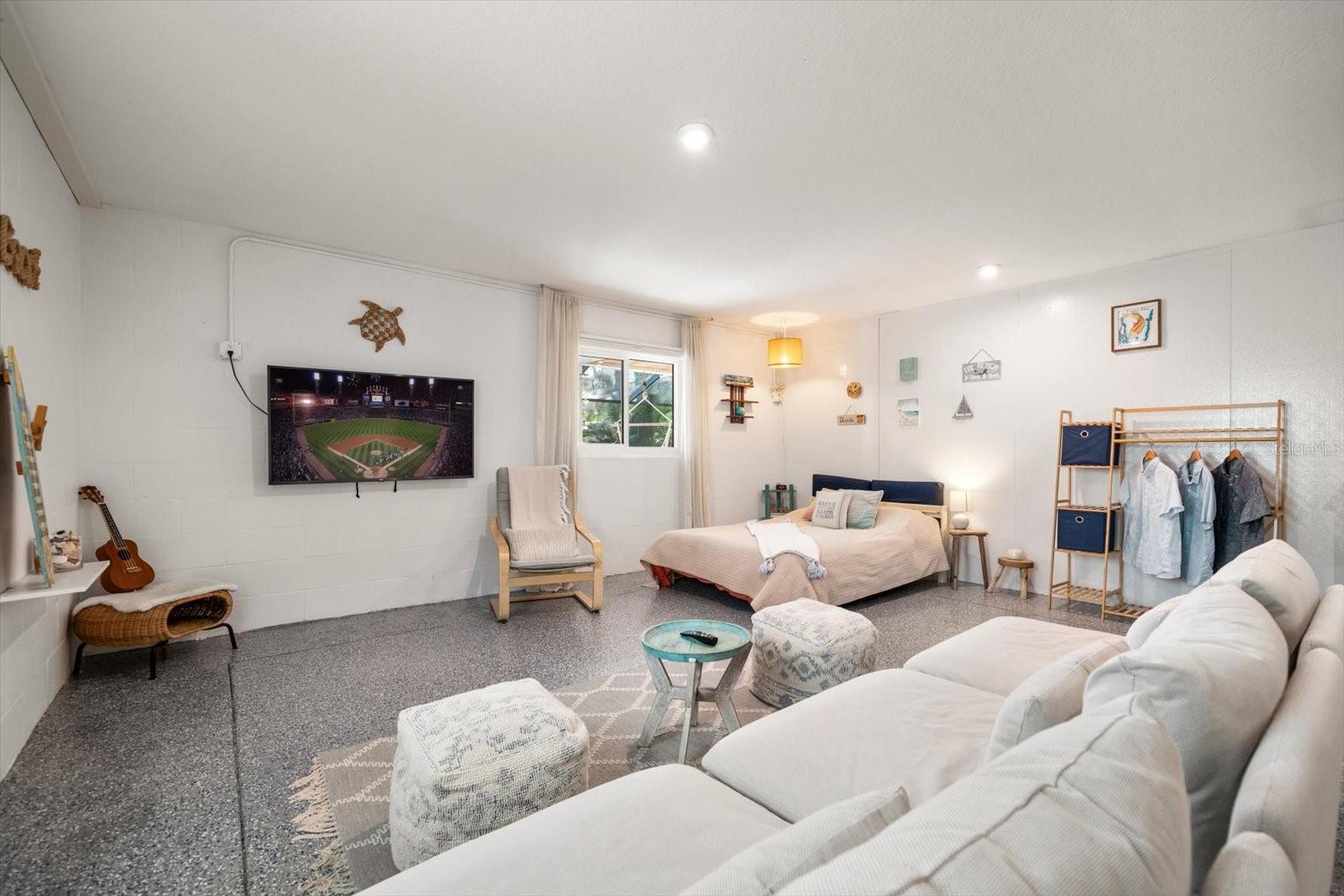 INDIAN BLUFF ISLAND - Residential Lease