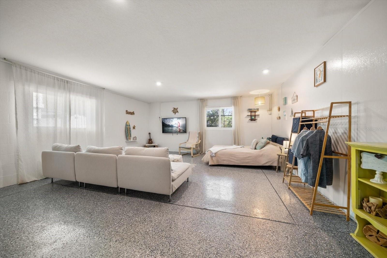 INDIAN BLUFF ISLAND - Residential Lease