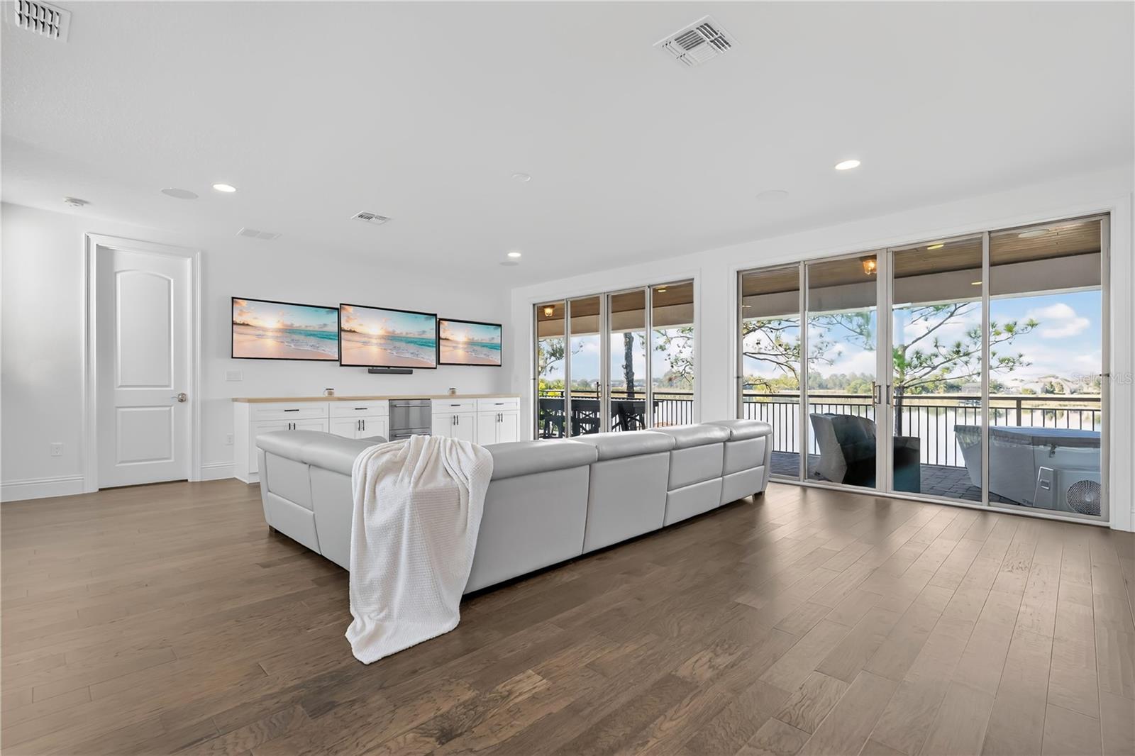 AVALON COVE - Residential