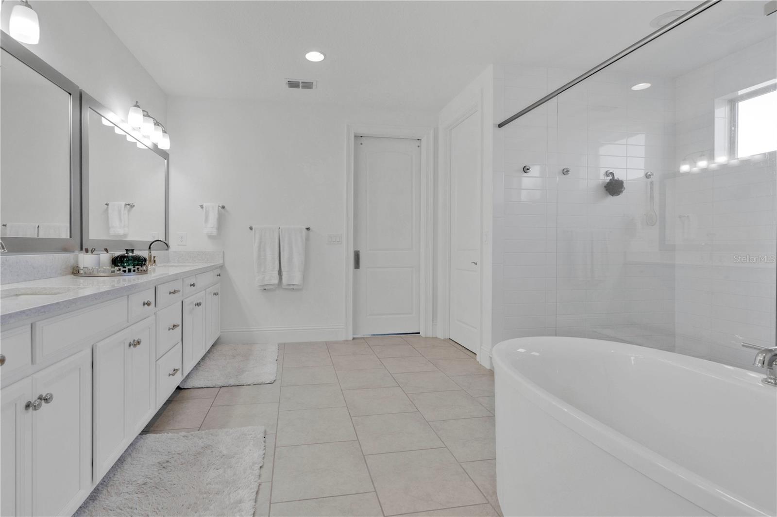 AVALON COVE - Residential