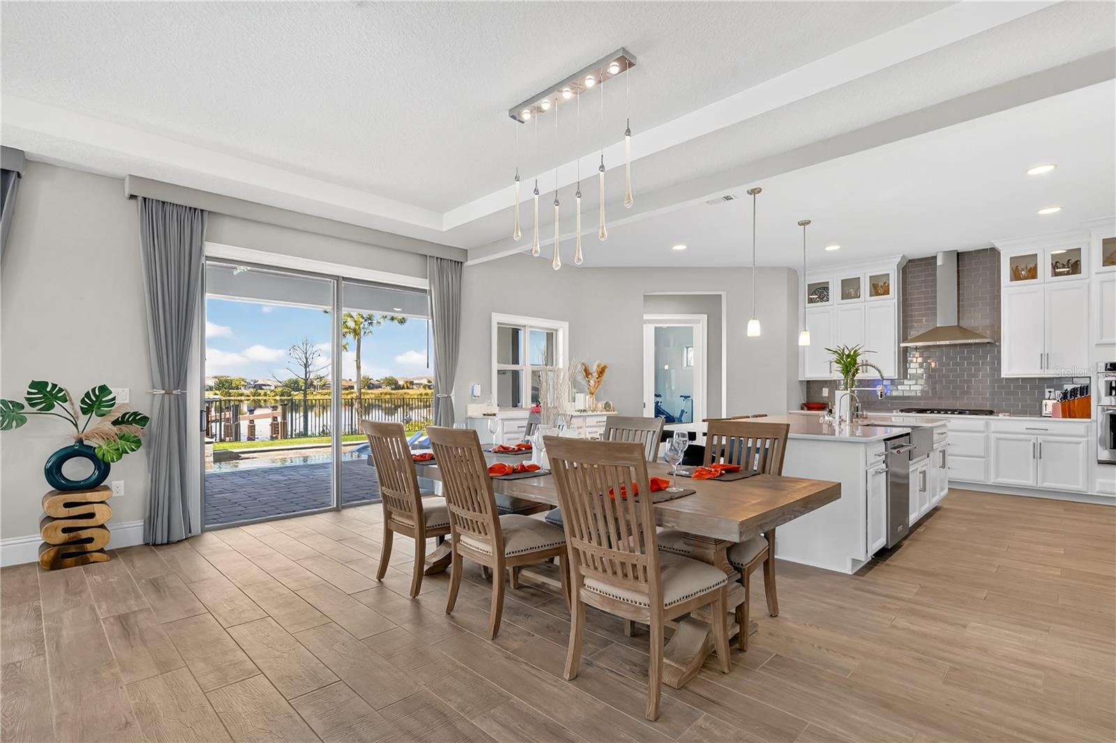 AVALON COVE - Residential