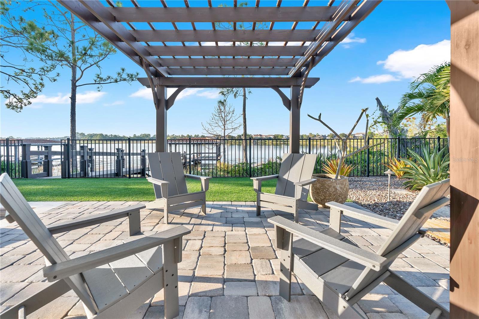 AVALON COVE - Residential