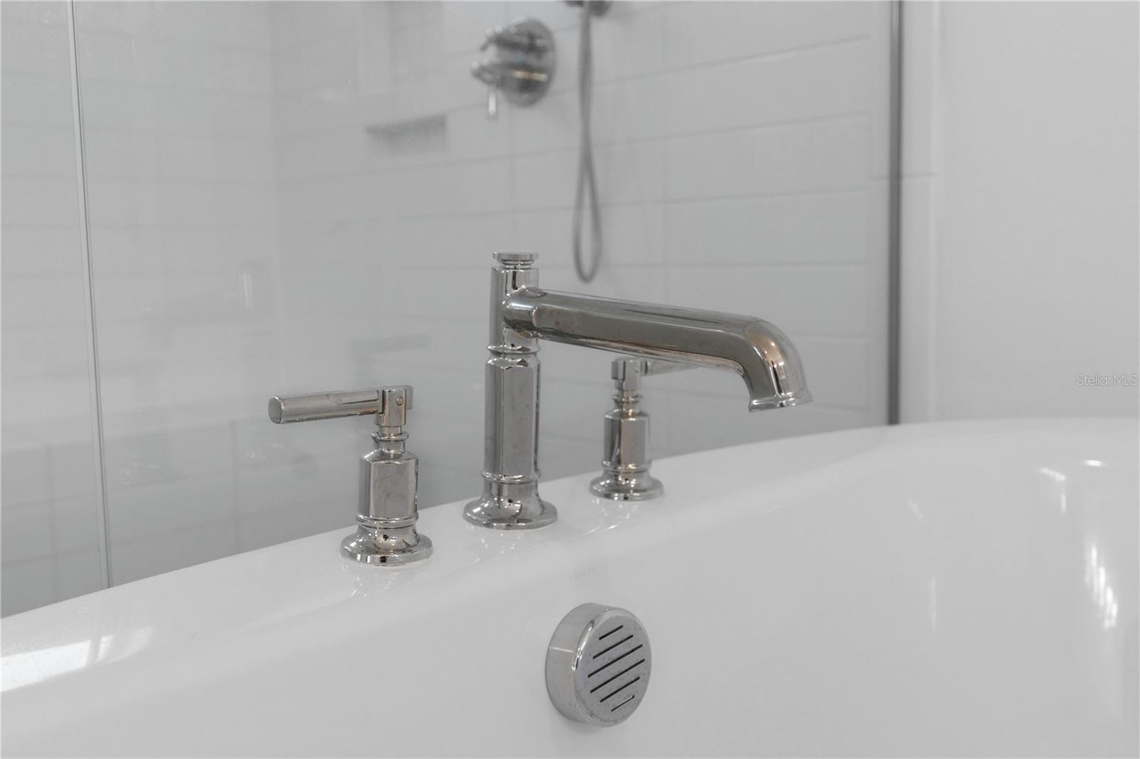 AVALON COVE - Residential