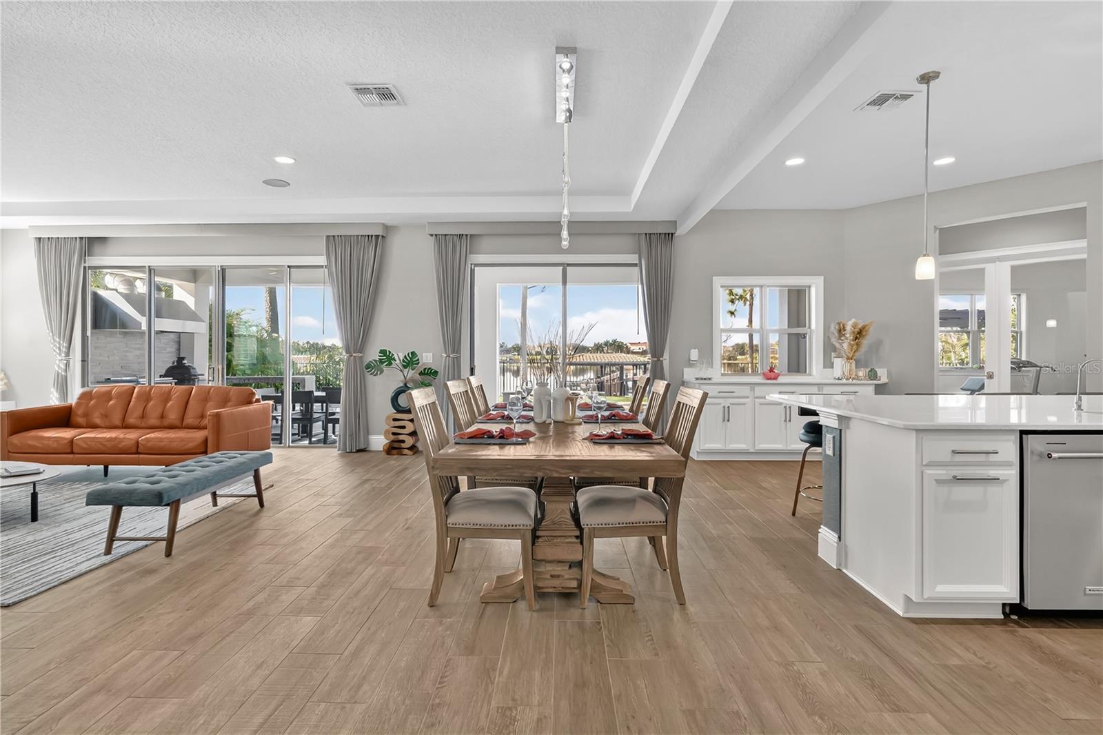 AVALON COVE - Residential