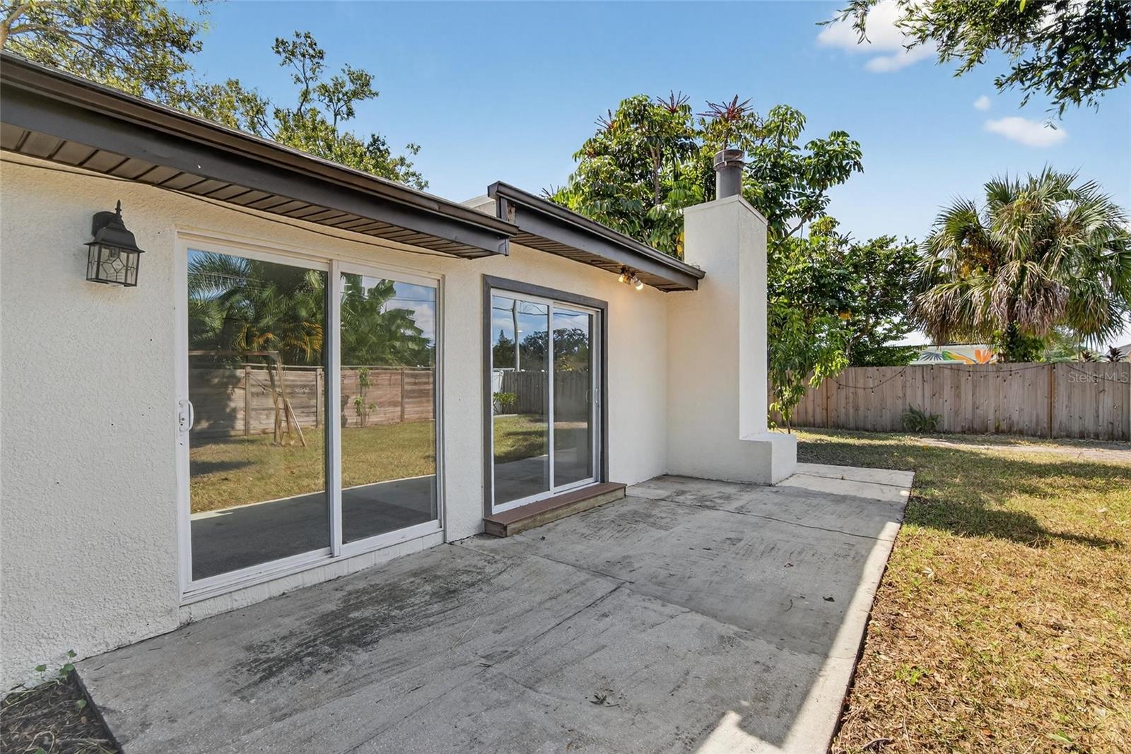 LAKE LOUISE - Residential Lease