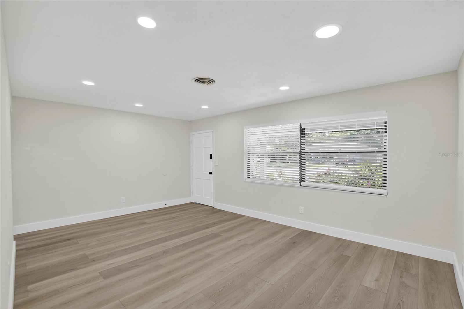 LAKE LOUISE - Residential Lease