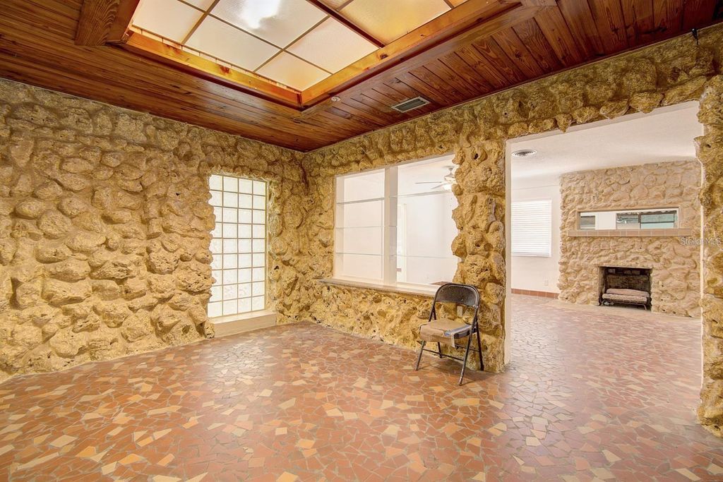 Photo of 738 Buena Vista Street, Lakeland, FL 33805 (MLS # O6354181)