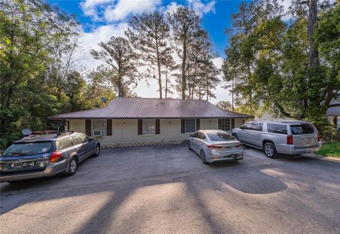 Photo of 11551 SE 57th Court, Belleview, FL 34420 (MLS # O6395299)