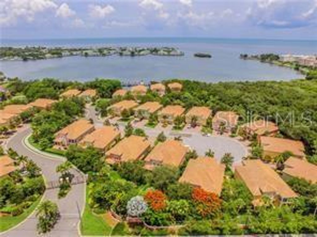 Photo of 184 Banyan Bay Drive, St Petersburg, FL 33705 (MLS # TB8384825)