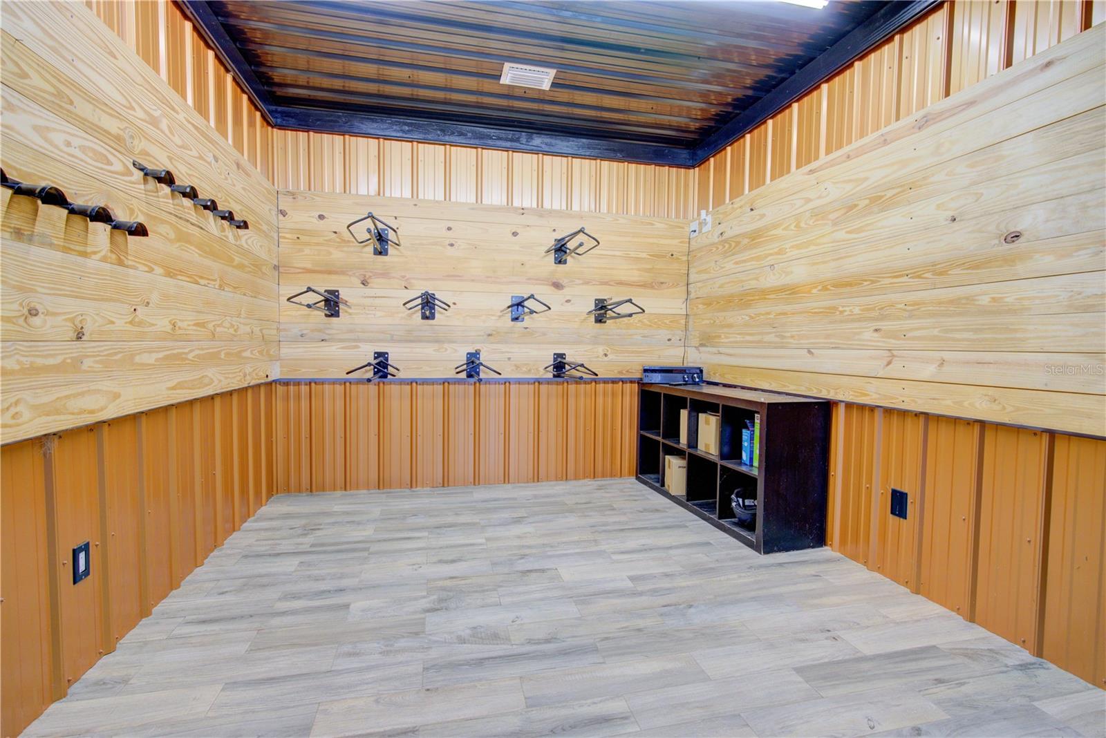 STARTING POINT HORSE COMPLEX - Residential