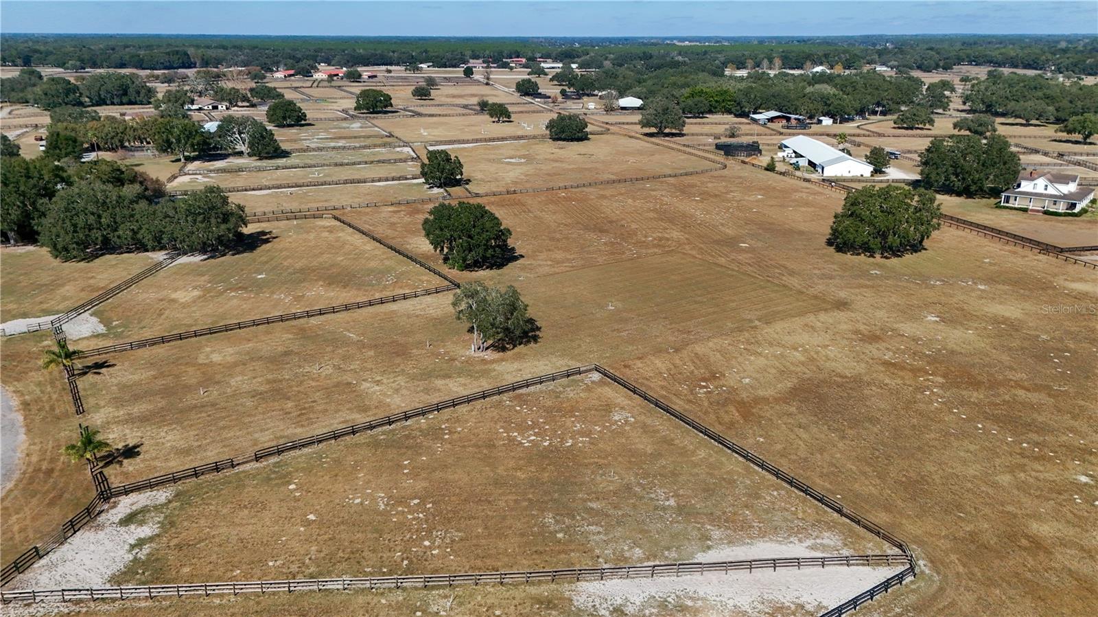 STARTING POINT HORSE COMPLEX - Residential