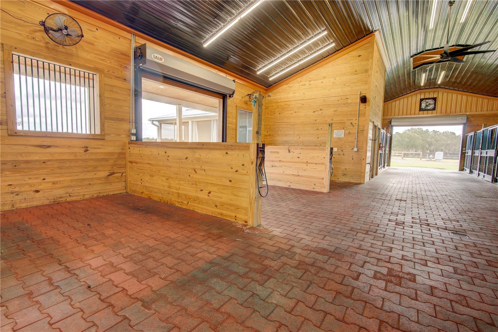 STARTING POINT HORSE COMPLEX - Residential