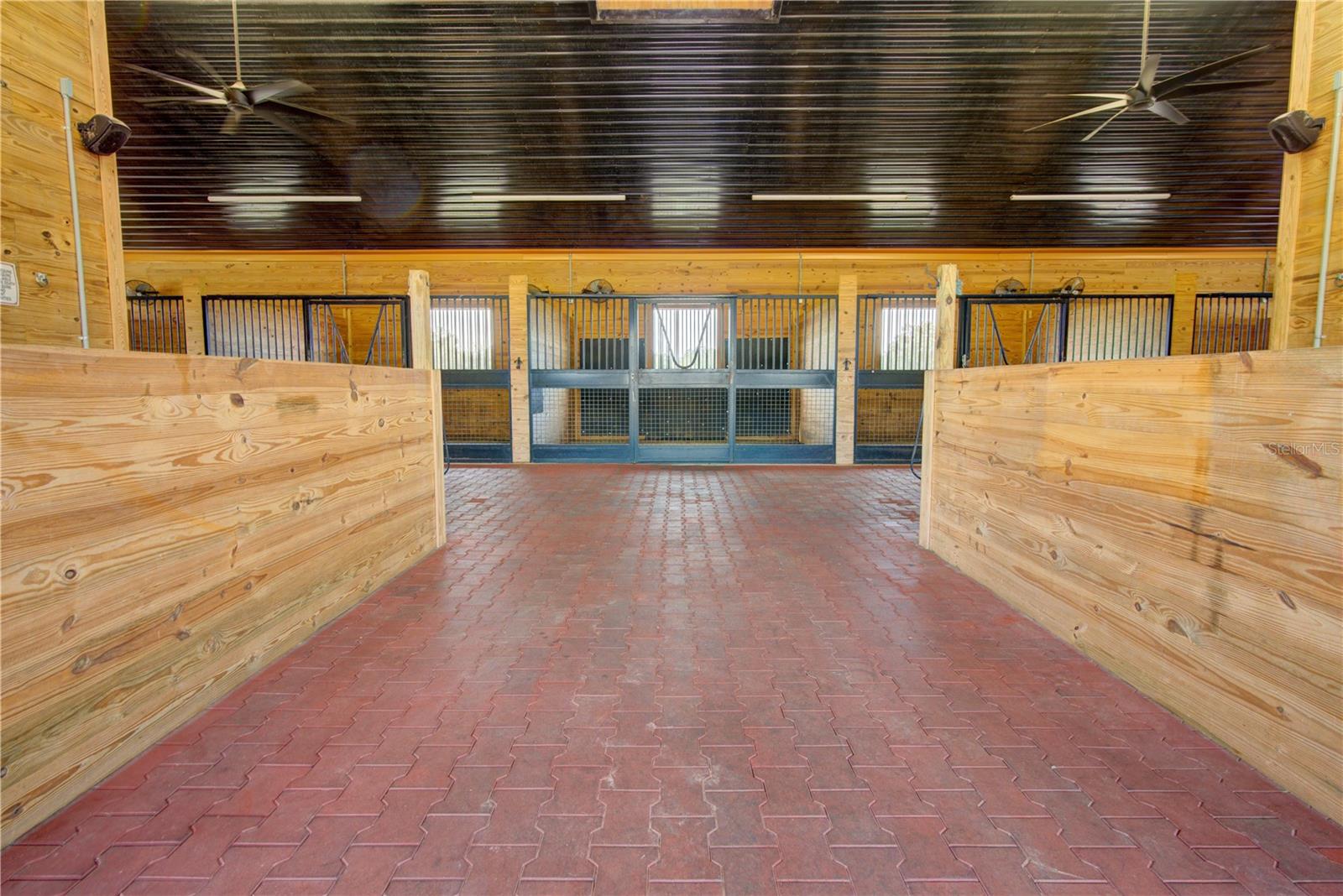 STARTING POINT HORSE COMPLEX - Residential