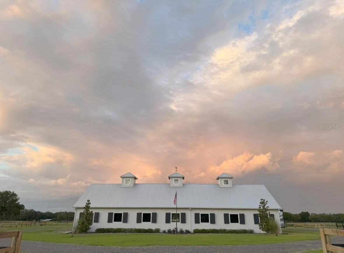 STARTING POINT HORSE COMPLEX - Residential