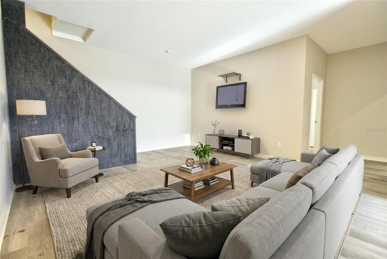 STARTING POINT HORSE COMPLEX - Residential