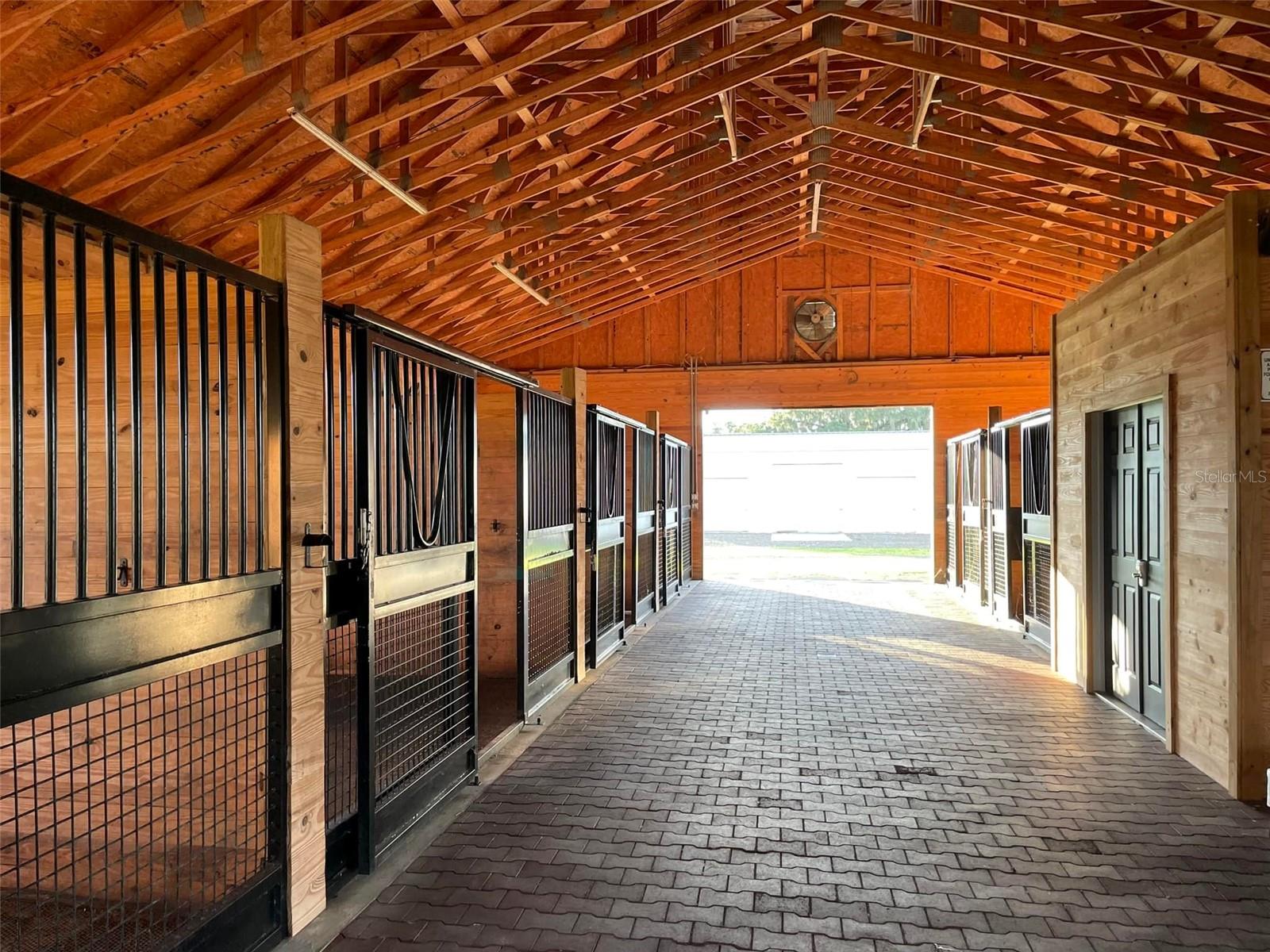 STARTING POINT HORSE COMPLEX - Residential