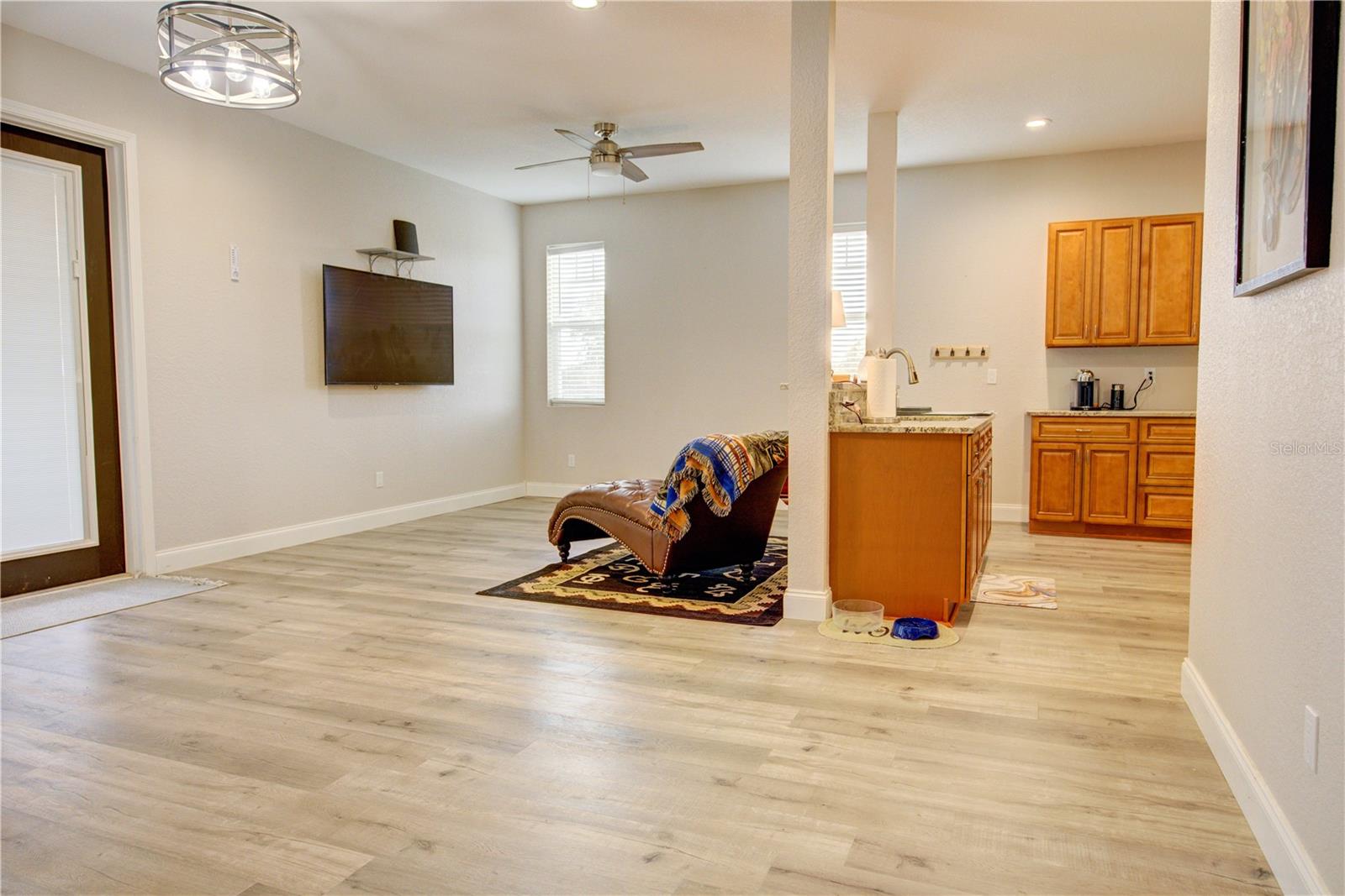 STARTING POINT HORSE COMPLEX - Residential