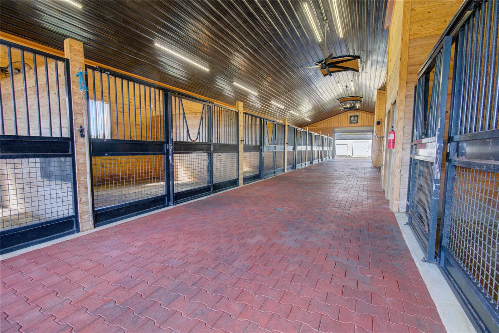 STARTING POINT HORSE COMPLEX - Residential