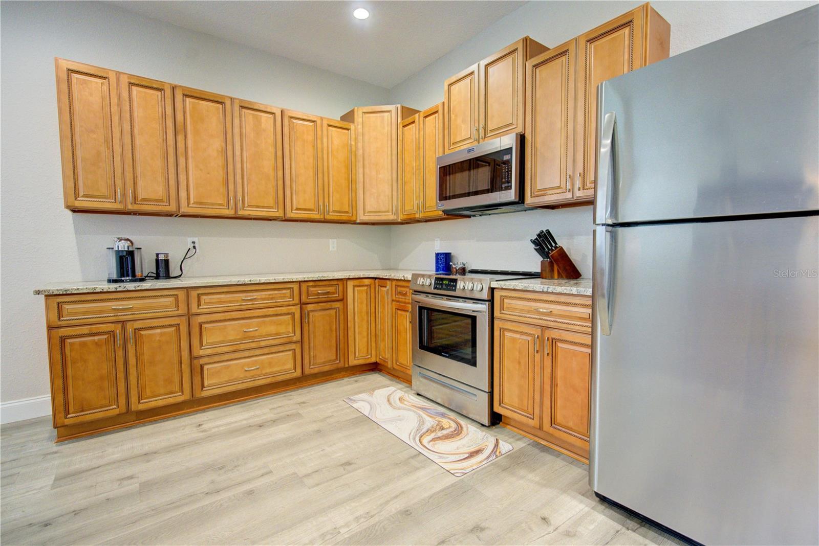 STARTING POINT HORSE COMPLEX - Residential