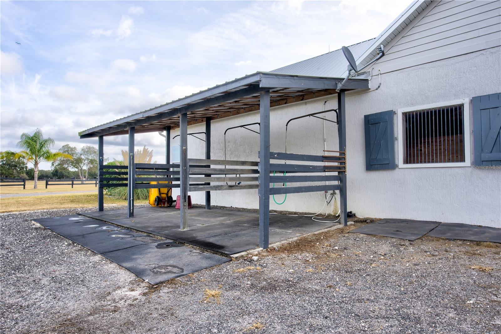 STARTING POINT HORSE COMPLEX - Residential