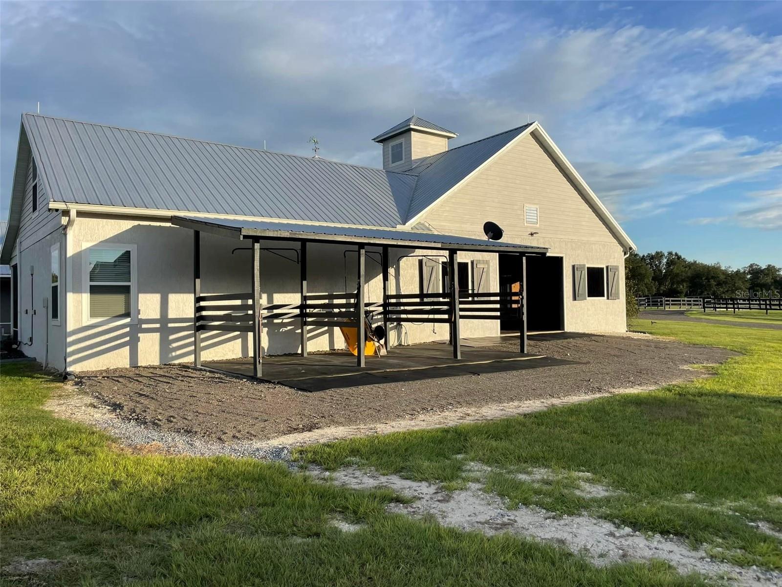 STARTING POINT HORSE COMPLEX - Residential