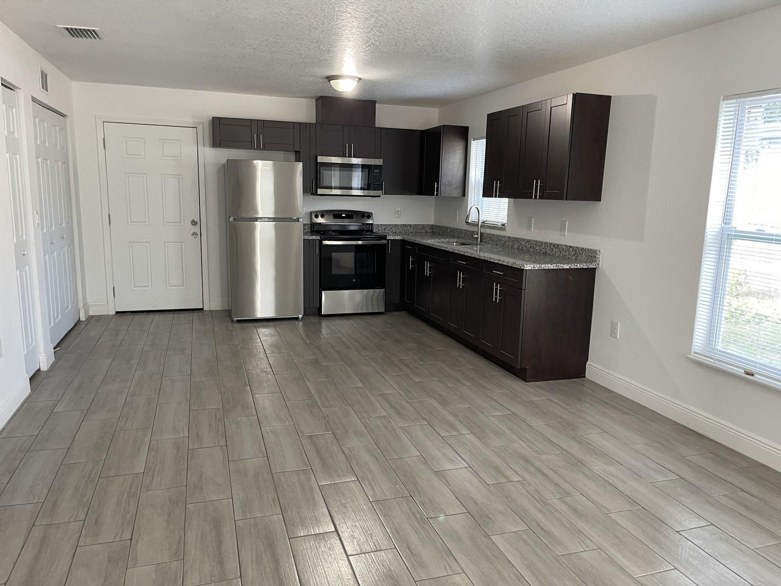 REGENCY PARK - Residential