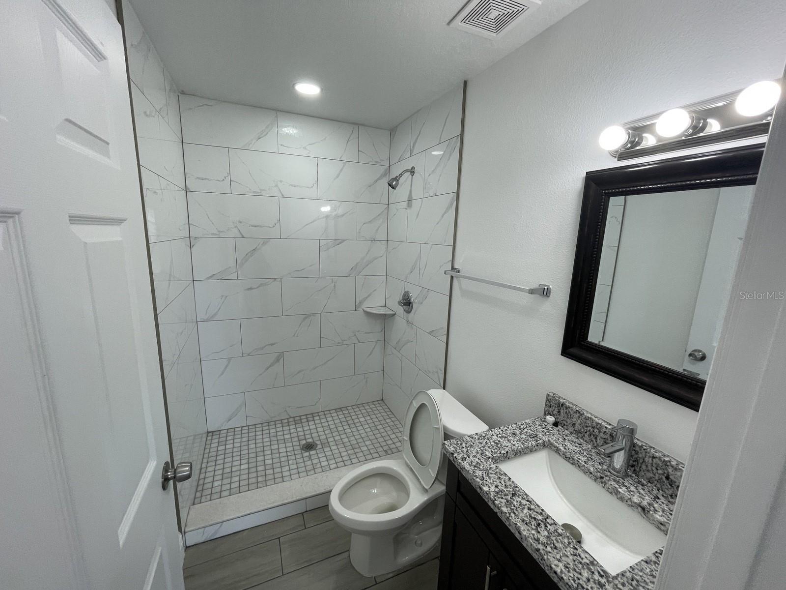 REGENCY PARK - Residential