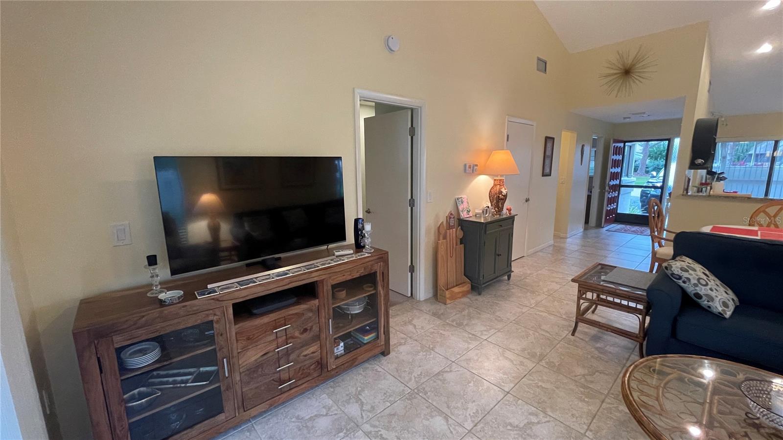 THE MEADOWS/SOMERSET - Residential Lease