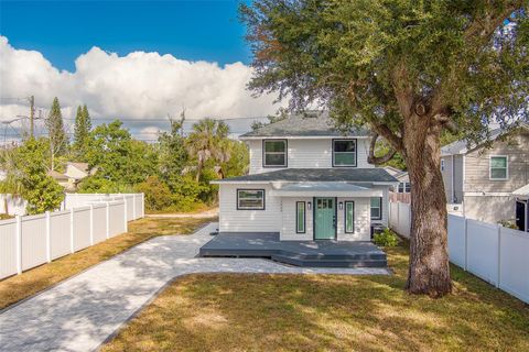 Photo of 1829 27th Avenue N, St Petersburg, FL 33713 (MLS # TB8449028)