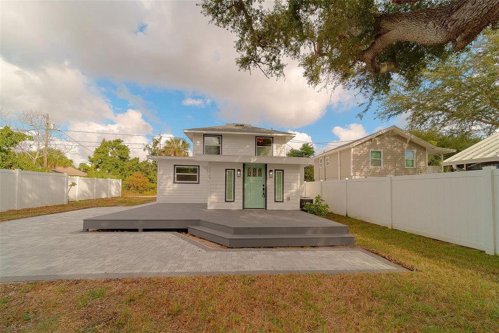 Photo of 1829 27th Avenue N, St Petersburg, FL 33713 (MLS # TB8449028)