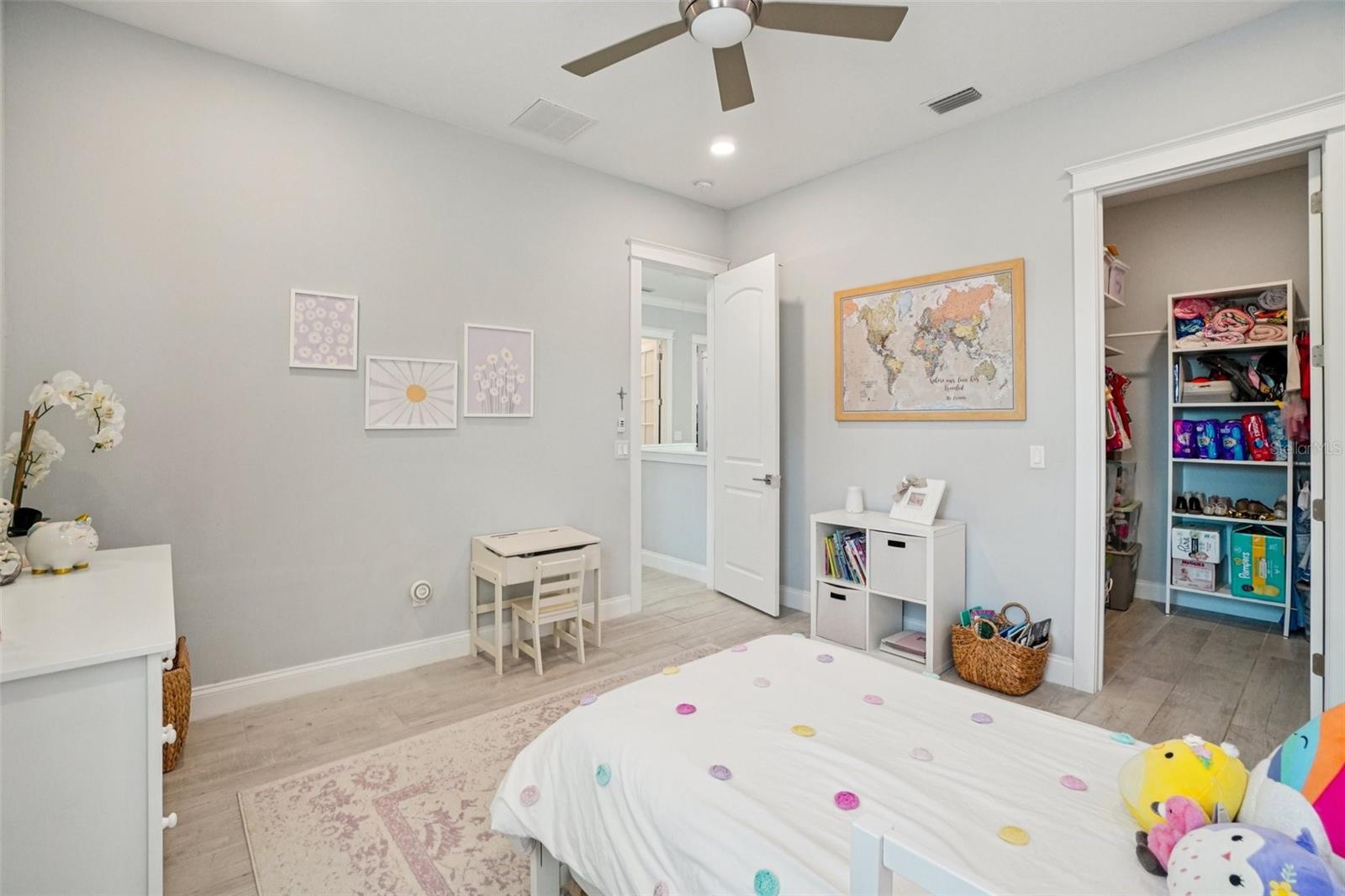 OAKELLARS - Residential