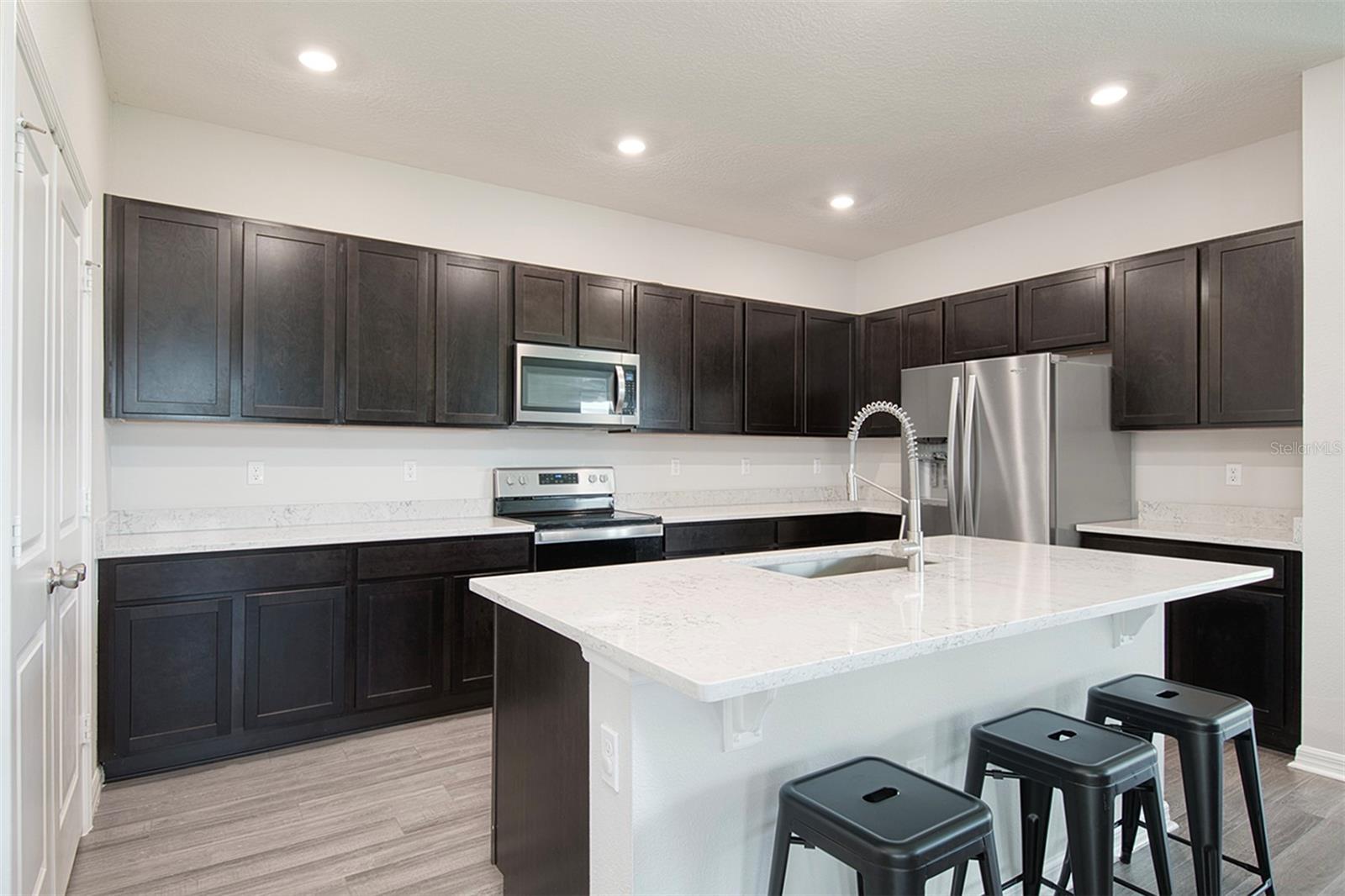 1696 WILSON PRAIRIE CIRCLE