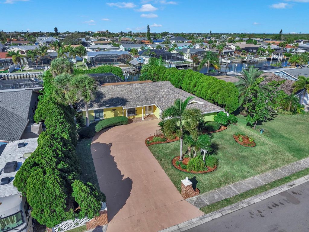 Photo of 6508 Solitaire Palm Way, Apollo Beach, FL 33572 (MLS # TB8462860)